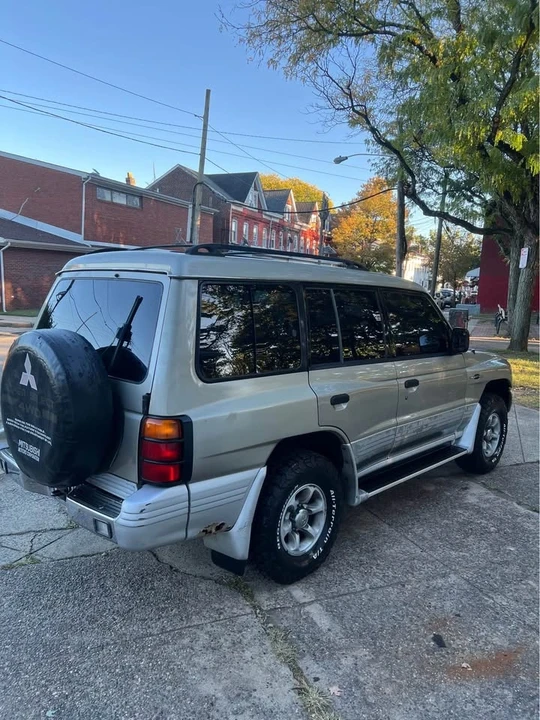 2000 Mitsubishi Pajero/Montero 3rd Gen - Image 3 of 11