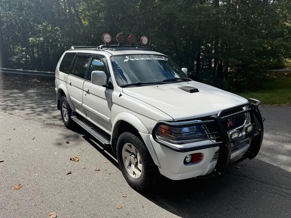 2000 Mitsubishi Pajero/Montero 3rd Gen - Image 3 of 8