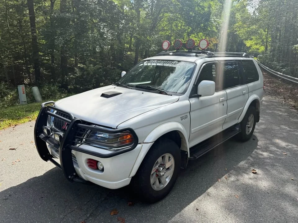 2000 Mitsubishi Pajero/Montero 3rd Gen - Image 2 of 8