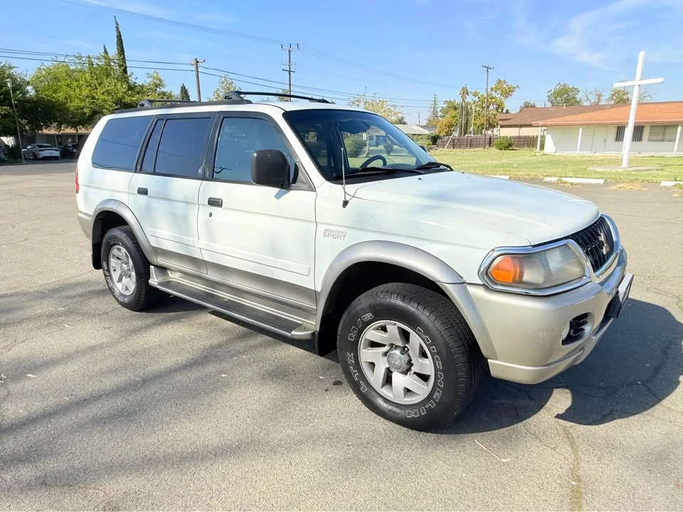 2000 Mitsubishi Pajero/Montero 3rd Gen - Image 2 of 11