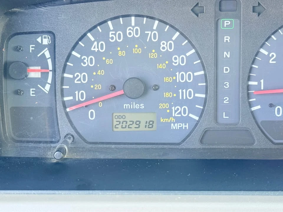 2000 Mitsubishi Pajero/Montero 3rd Gen - Image 5 of 11