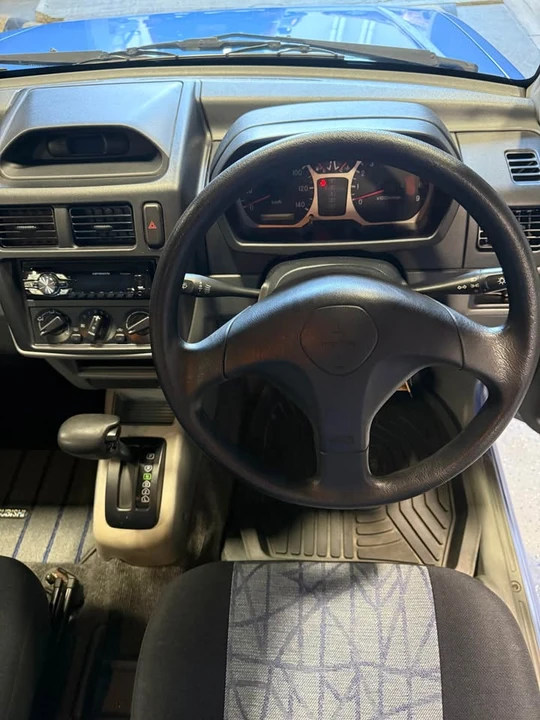 2000 Mitsubishi Pajero/Montero - Image 13 of 20