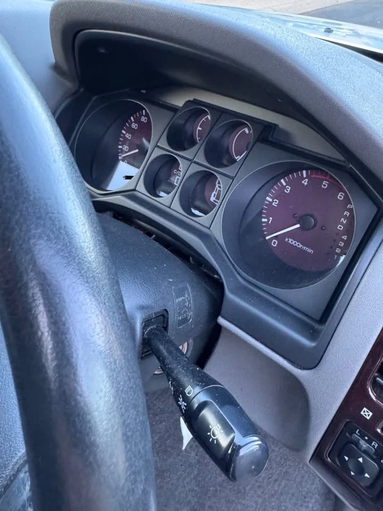 2000 Mitsubishi Pajero/Montero 3rd Gen - Image 10 of 20