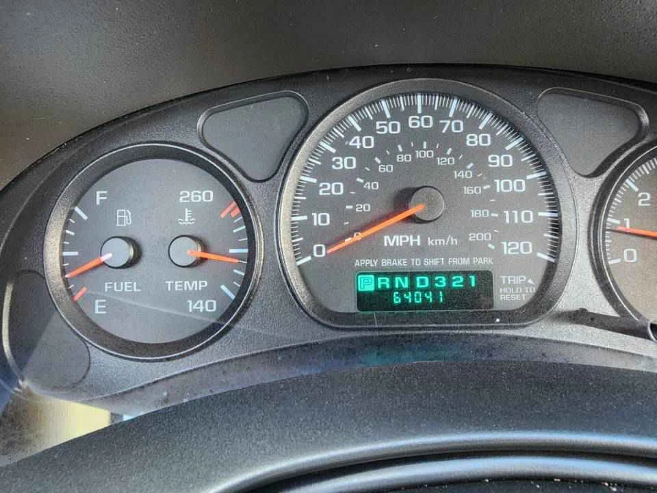 2000 Chevrolet Monte Carlo 6th Gen - Image 5 of 10