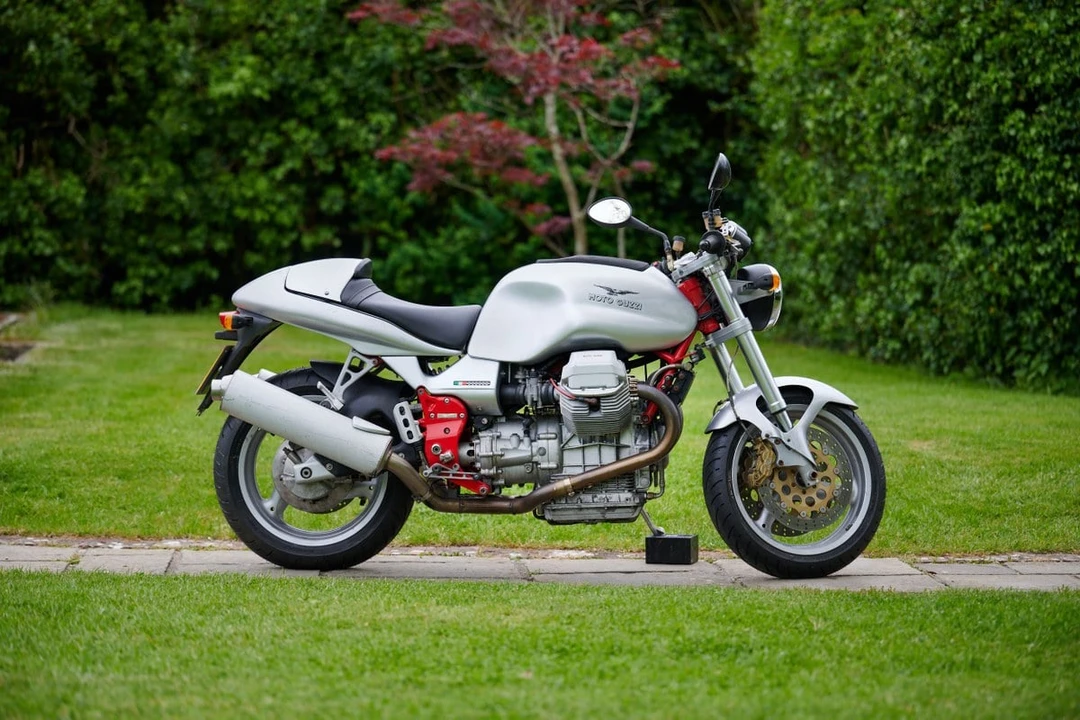 2000 Moto Guzzi - Image 8 of 30
