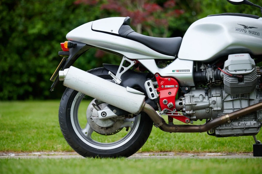 2000 Moto Guzzi - Image 11 of 30
