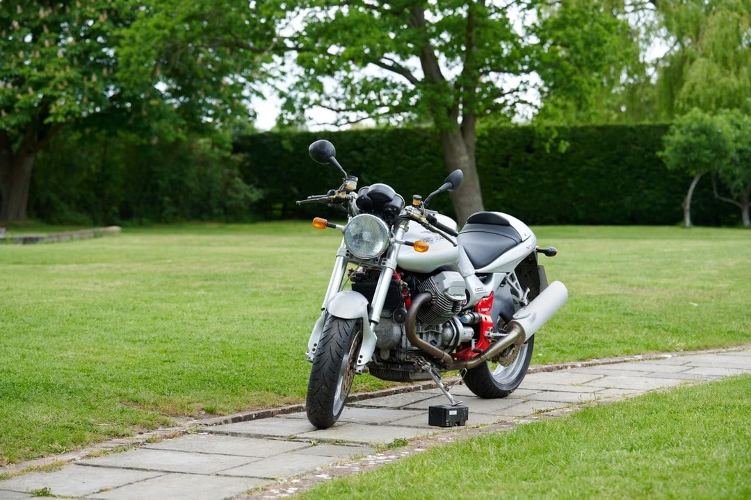 2000 Moto Guzzi - Image 18 of 31