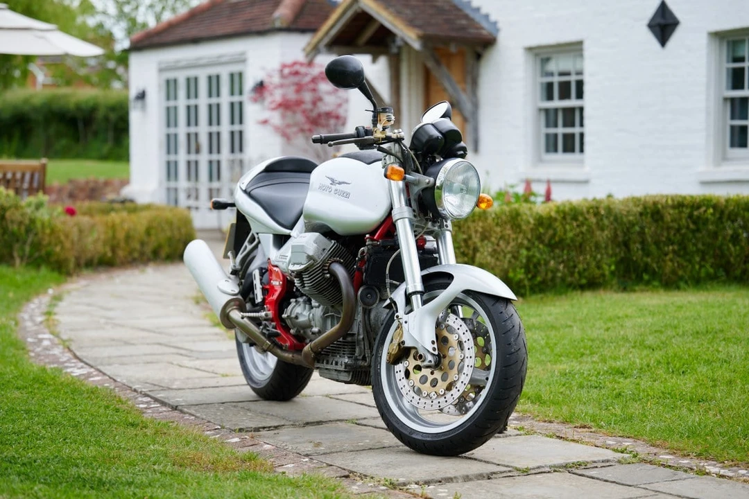 2000 Moto Guzzi - Image 16 of 31