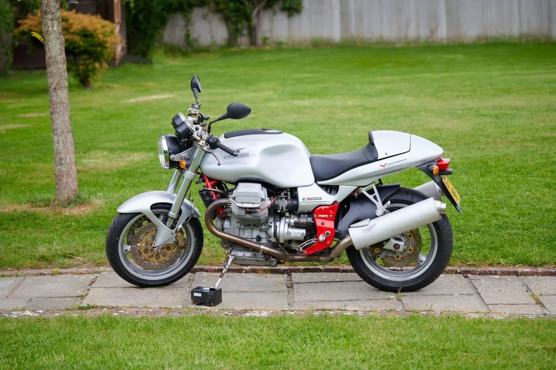 2000 Moto Guzzi - Image 7 of 31
