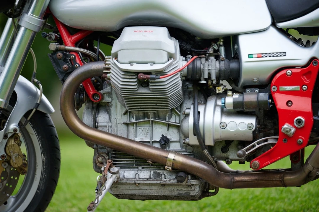 2000 Moto Guzzi - Image 10 of 31