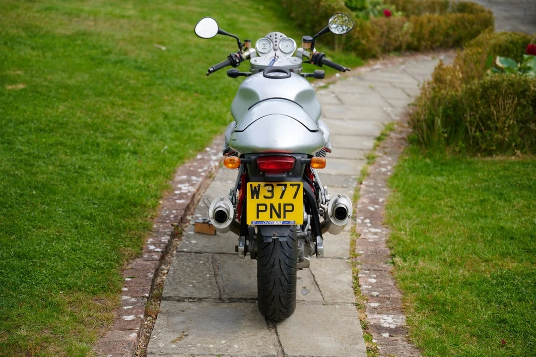 2000 Moto Guzzi - Image 24 of 31