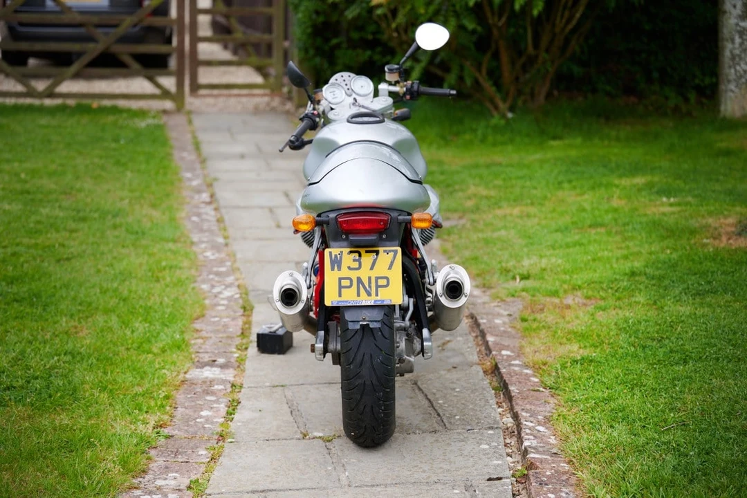 2000 Moto Guzzi - Image 5 of 31