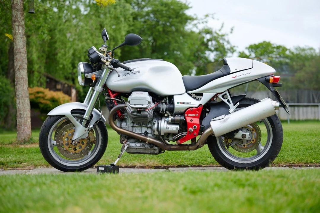 2000 Moto Guzzi - Image 19 of 31