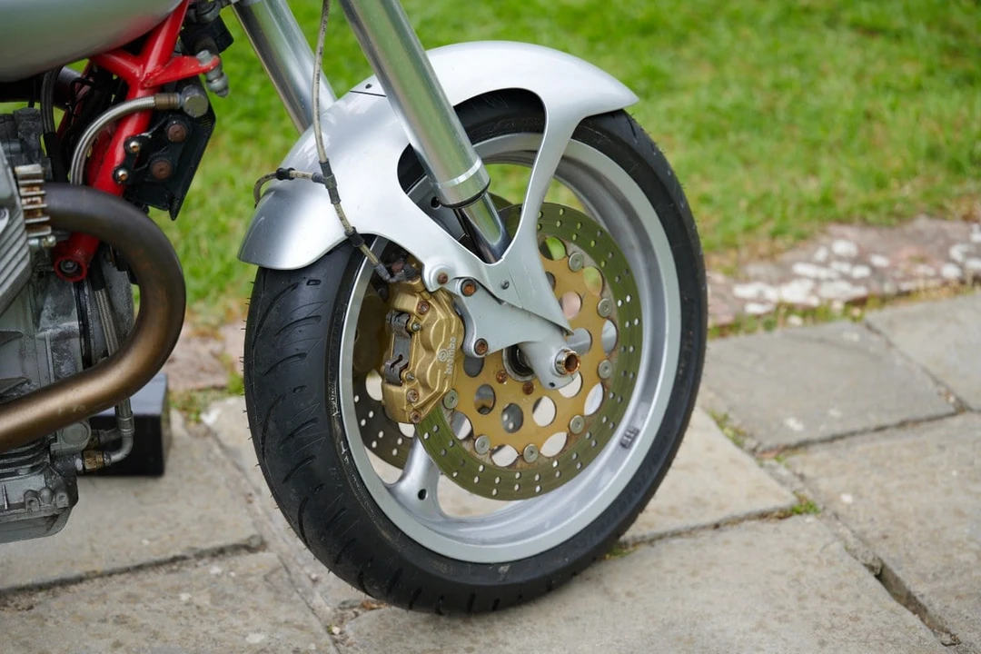 2000 Moto Guzzi - Image 29 of 31