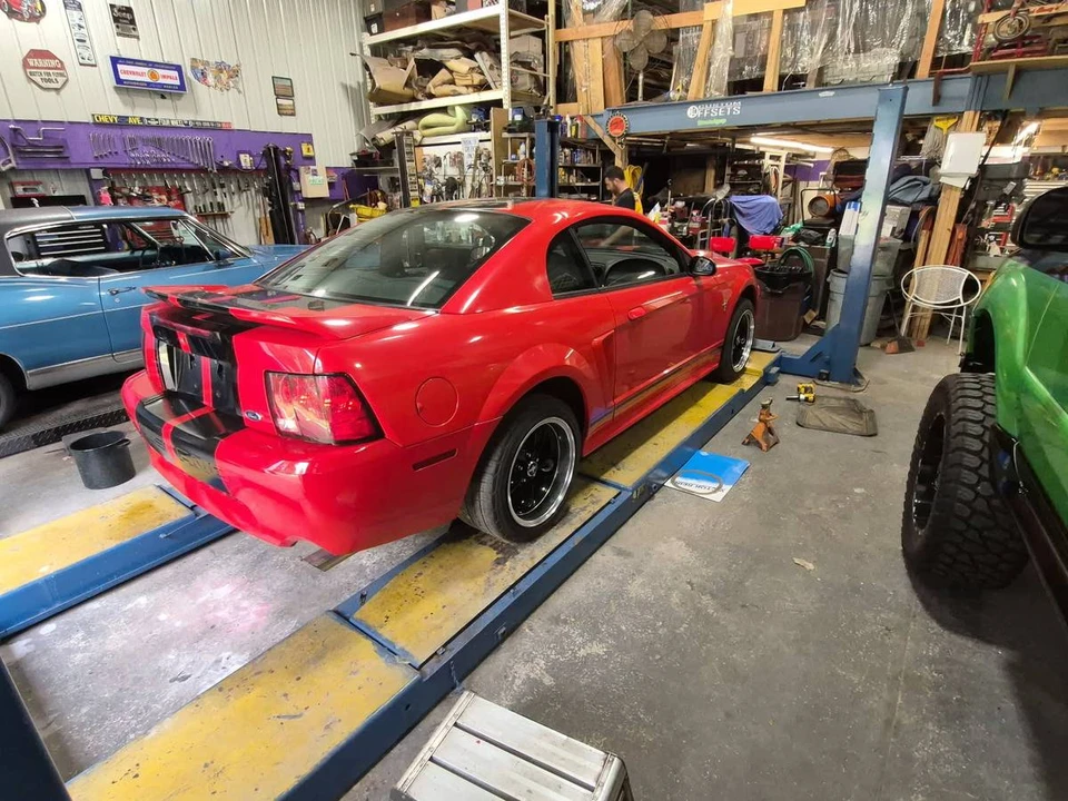2000 Ford SN95 Mustang - Image 2 of 9
