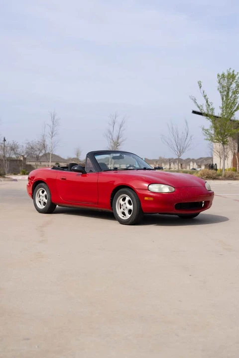 2000 Mazda NB MX-5 Miata - Image 2 of 9