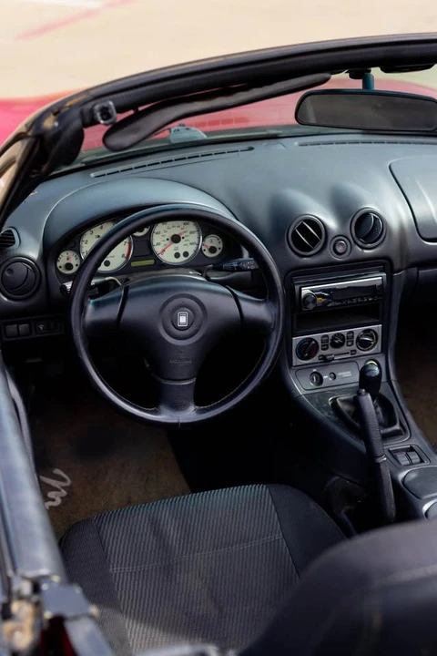 2000 Mazda NB MX-5 Miata - Image 4 of 9