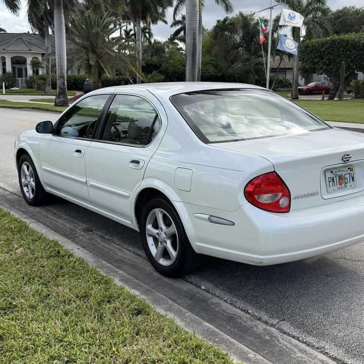 2000 Nissan Maxima 5th Gen - Image 9 of 12