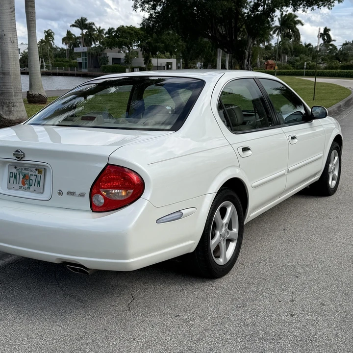 2000 Nissan Maxima 5th Gen - Image 11 of 12