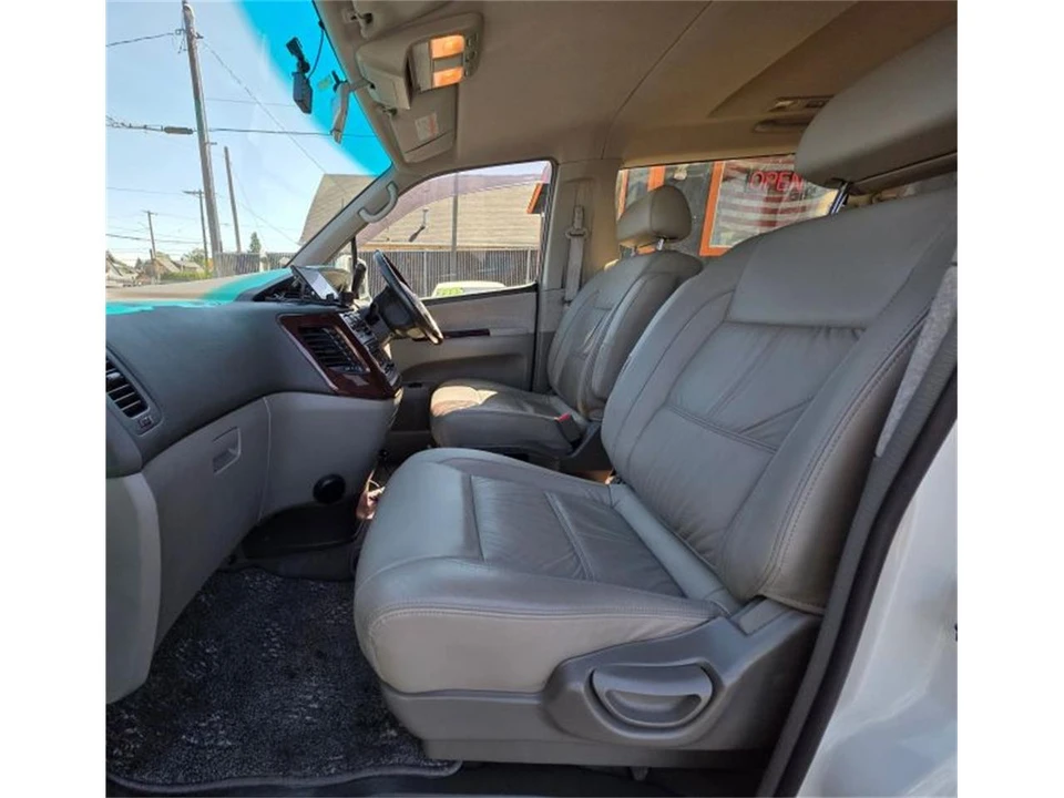 2000 Nissan Elgrand 1st Gen - Image 10 of 24