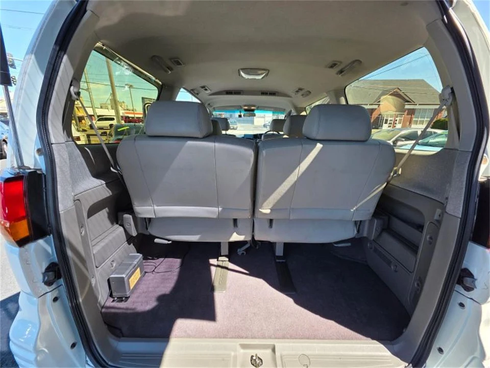2000 Nissan Elgrand 1st Gen - Image 14 of 24