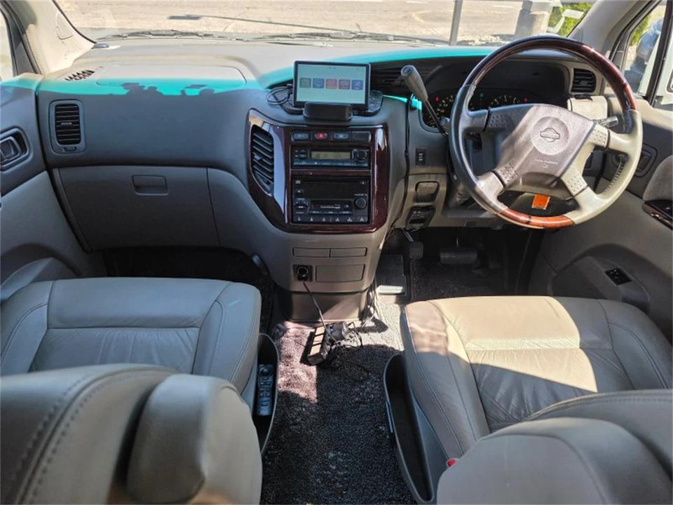 2000 Nissan Elgrand 1st Gen - Image 17 of 24