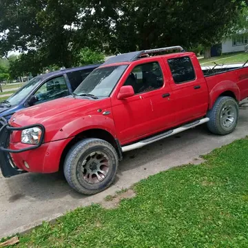 2000 Nissan Frontier Crew Cab SE 4D