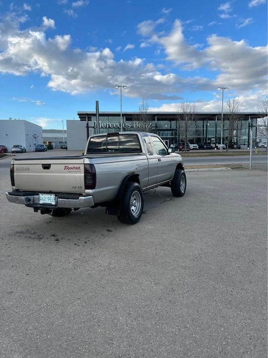 2000 Nissan Frontier 1st Gen - Image 4 of 7