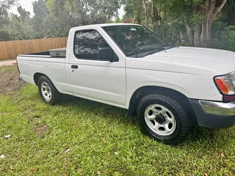2000 Nissan Frontier Nismo Pickup 2D 6 ft
