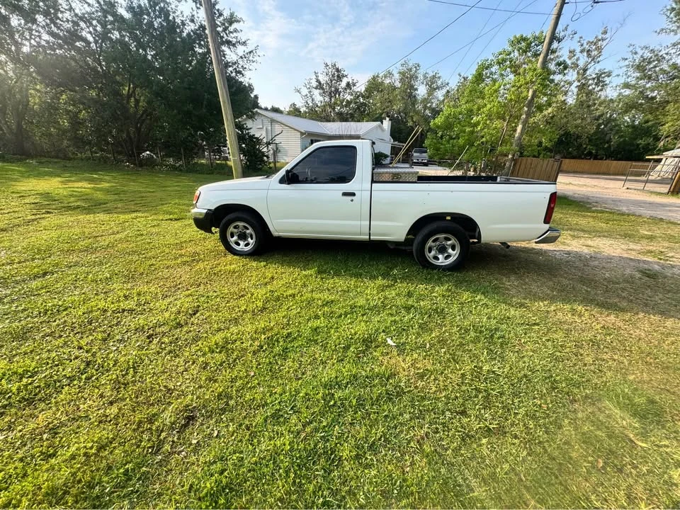 2000 Nissan Frontier 1st Gen - Image 4 of 7