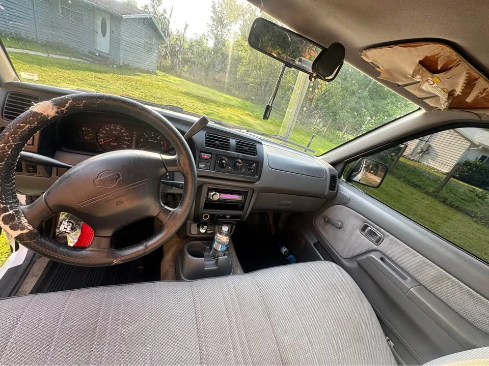 2000 Nissan Frontier 1st Gen - Image 6 of 7