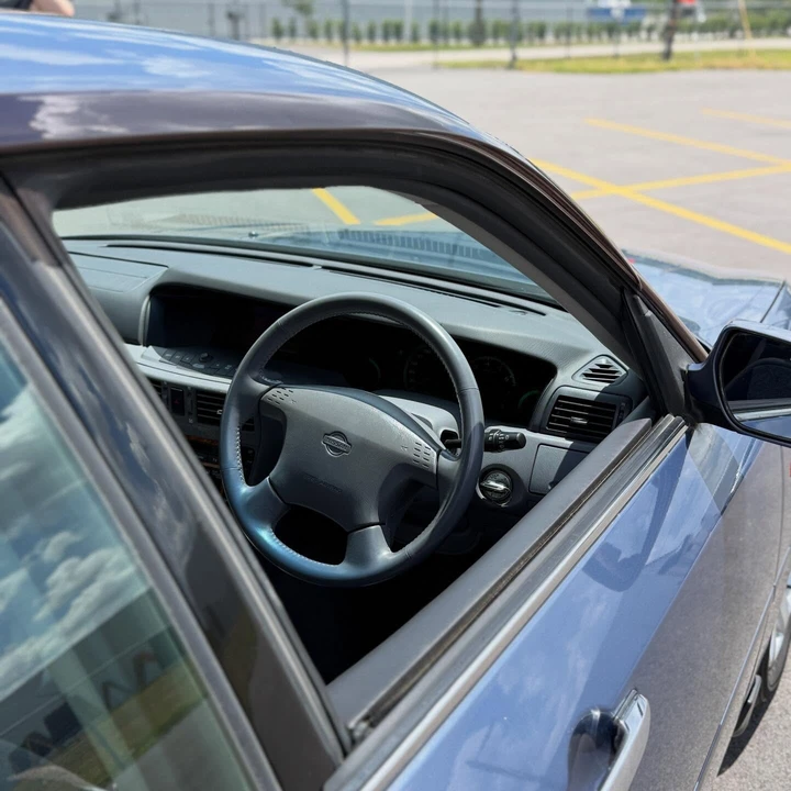 2000 Nissan Gloria 11th Gen - Image 5 of 10