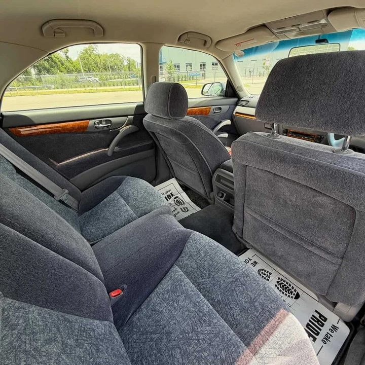 2000 Nissan Gloria 11th Gen - Image 7 of 10