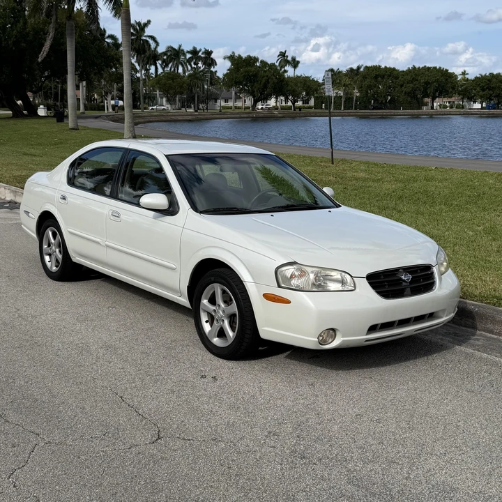 2000 Nissan Maxima 5th Gen - Image 2 of 12