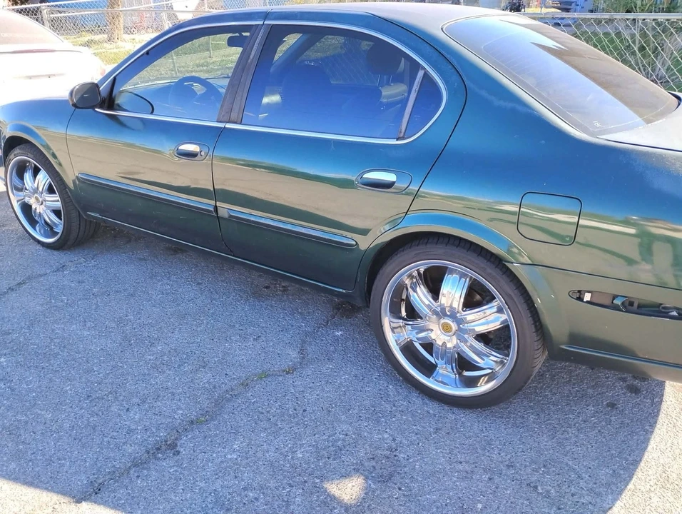 2000 Nissan Maxima 5th Gen - Image 5 of 7