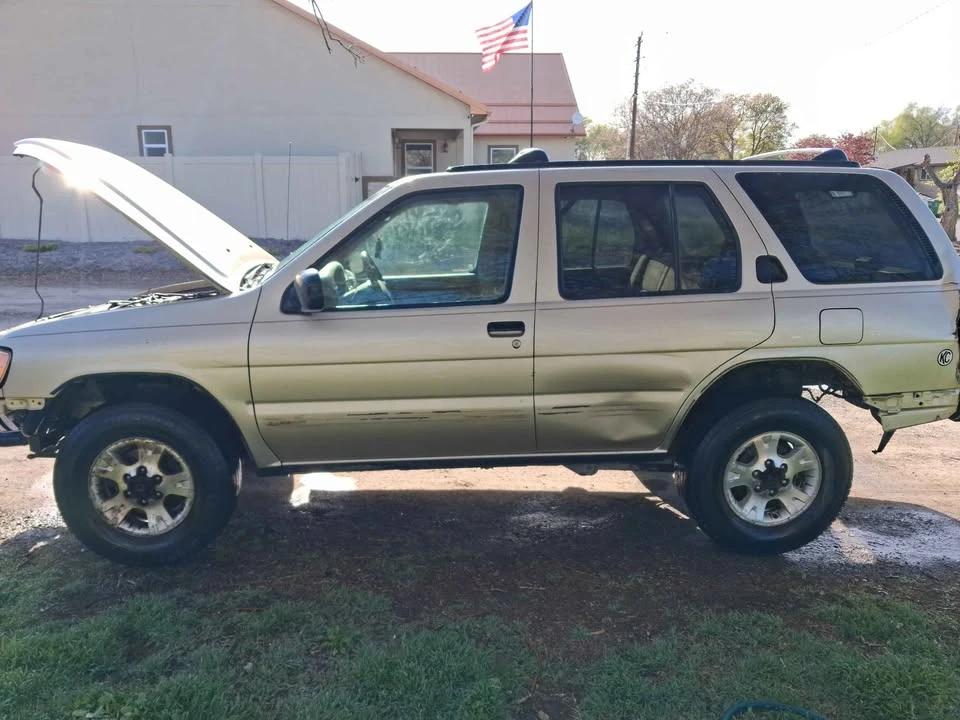 2000 Nissan Pathfinder 2nd Gen - Image 2 of 10