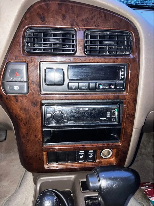 2000 Nissan Pathfinder 2nd Gen - Image 11 of 16