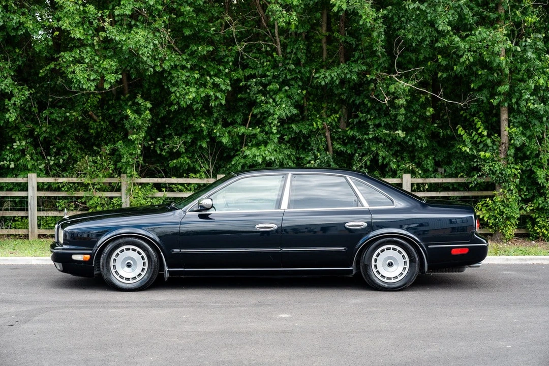 2000 Nissan President 3rd Gen - Image 9 of 30