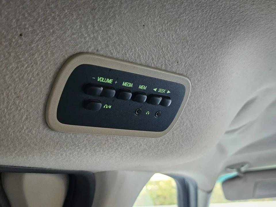 2000 Nissan Quest - Image 13 of 20