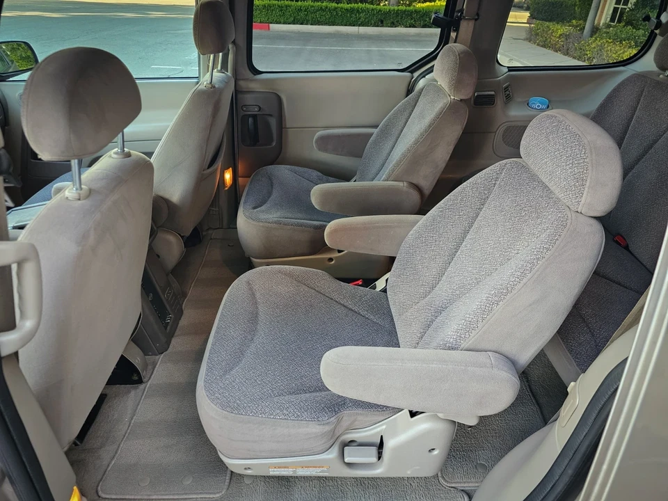 2000 Nissan Quest - Image 9 of 20