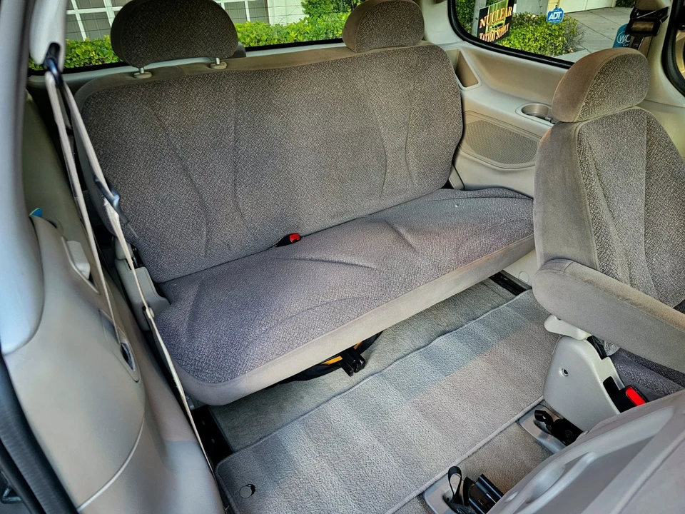 2000 Nissan Quest - Image 11 of 20