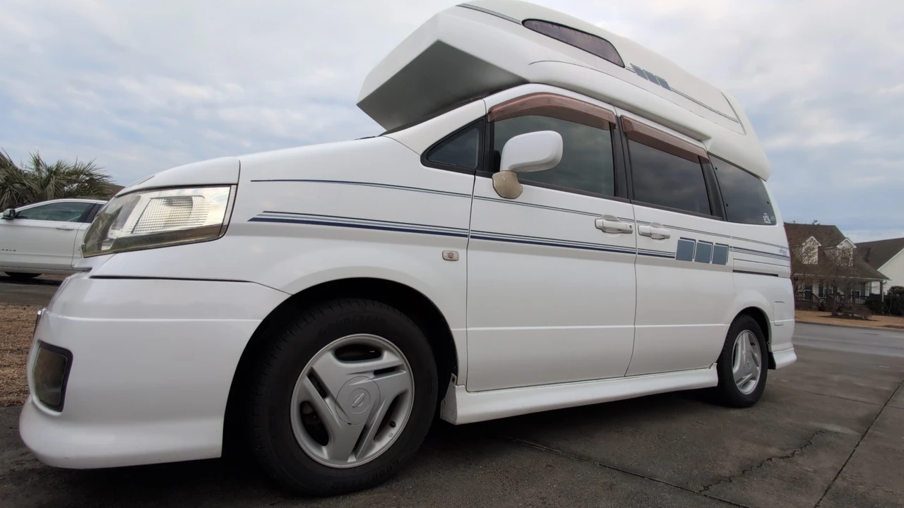 2000 Nissan Serena 2nd Gen - Image 19 of 31