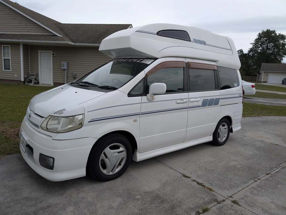 2000 Nissan Serena 2nd Gen - Image 4 of 31