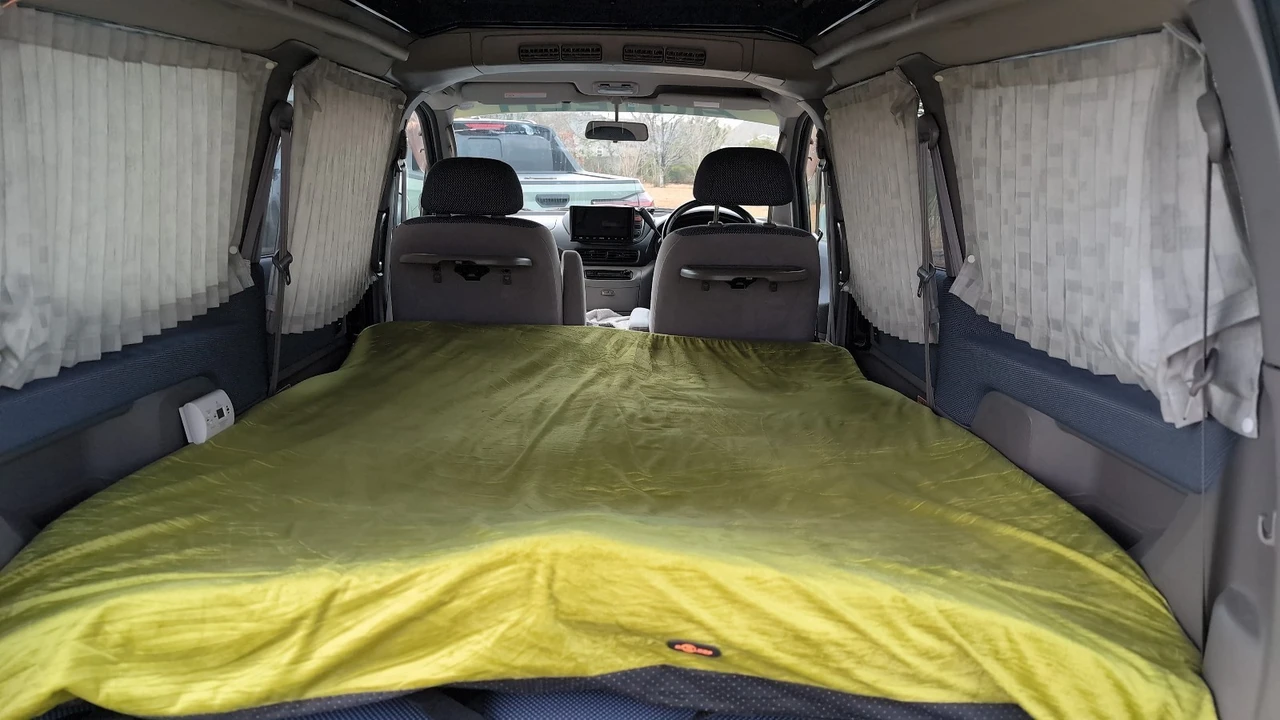 2000 Nissan Serena 2nd Gen - Image 28 of 31