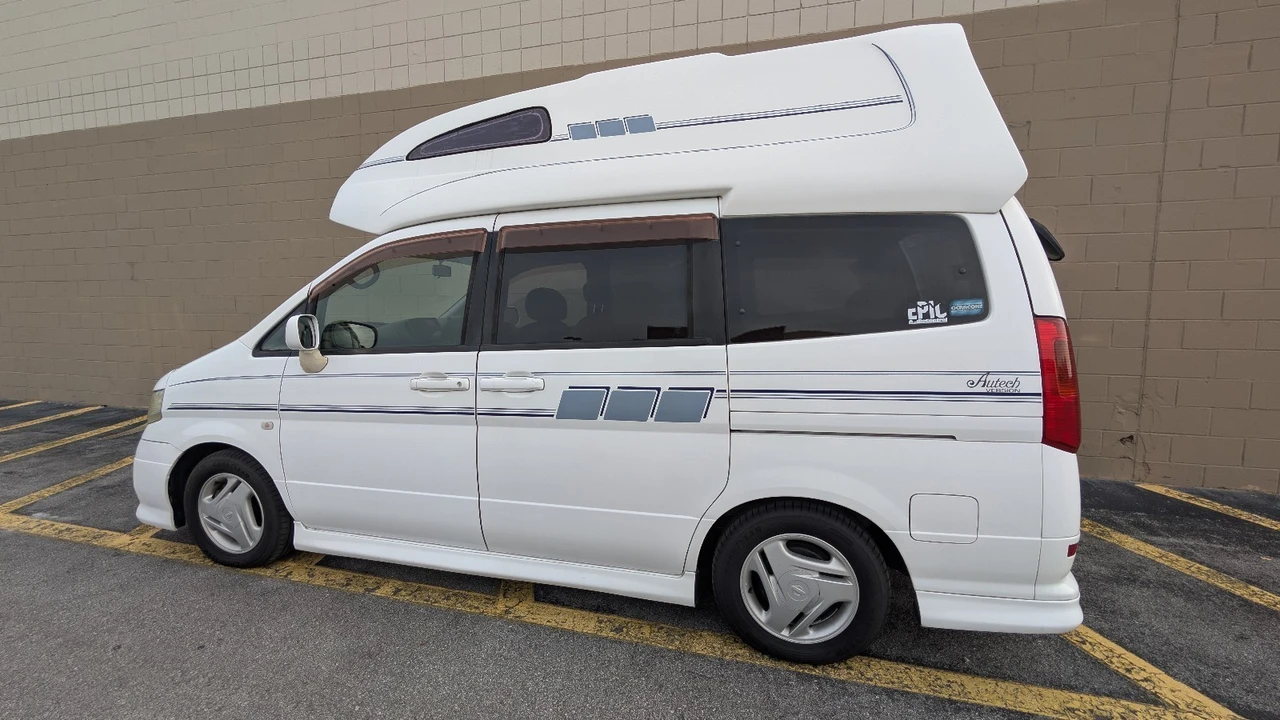 2000 Nissan Serena 2nd Gen - Image 6 of 31
