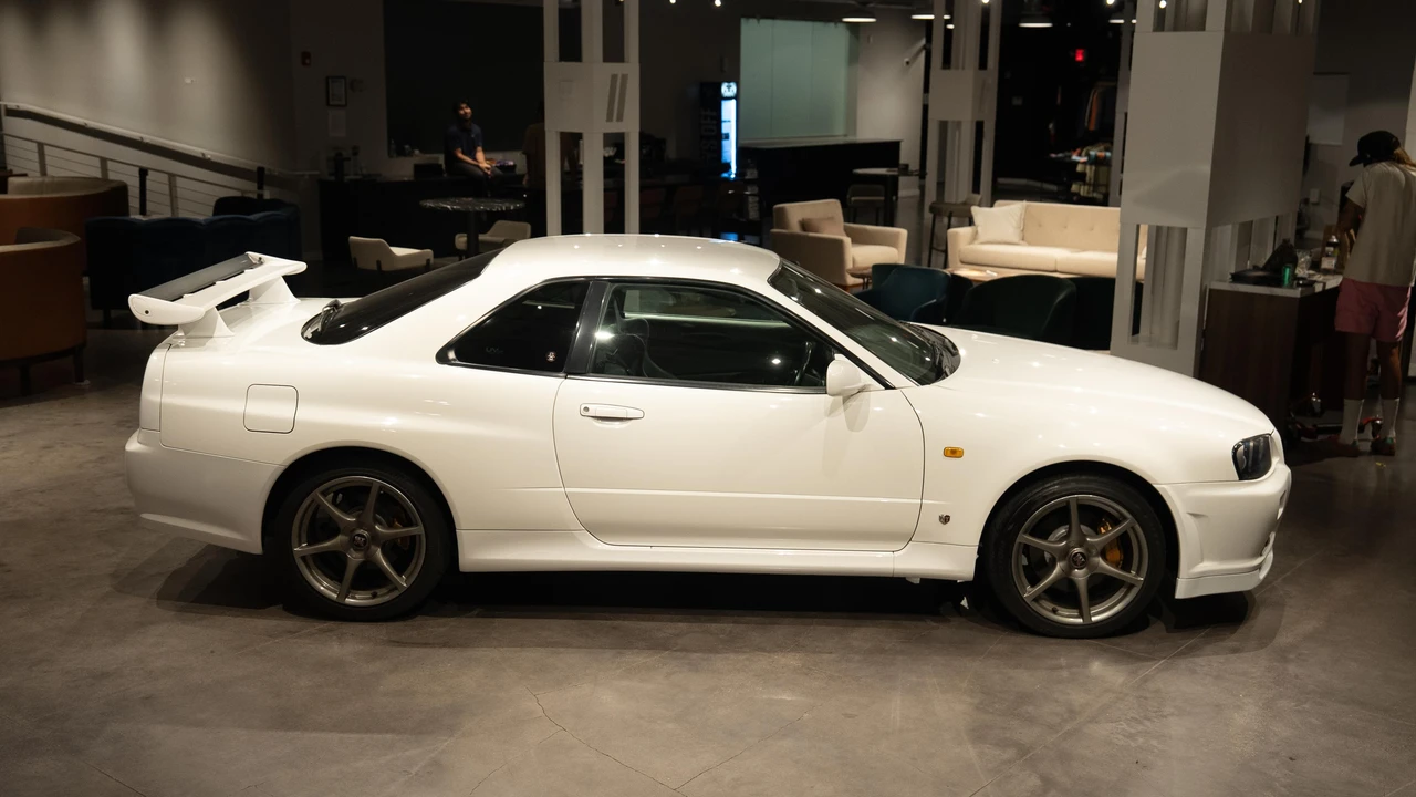 2000 Nissan R34 Skyline GT-R 10th Gen - Image 14 of 31