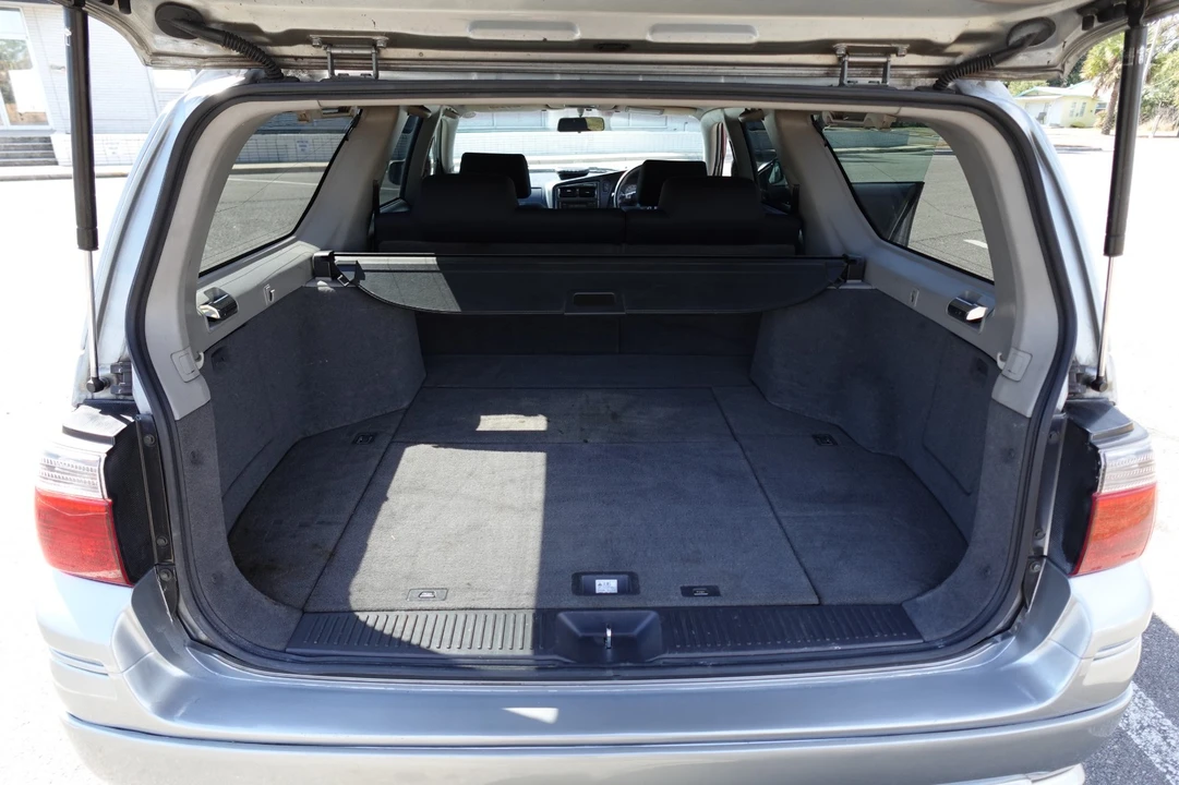 2000 Nissan Stagea 1st Gen - Image 18 of 19