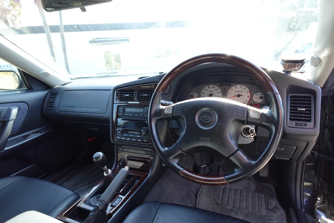 2000 Nissan Stagea 1st Gen - Image 16 of 20