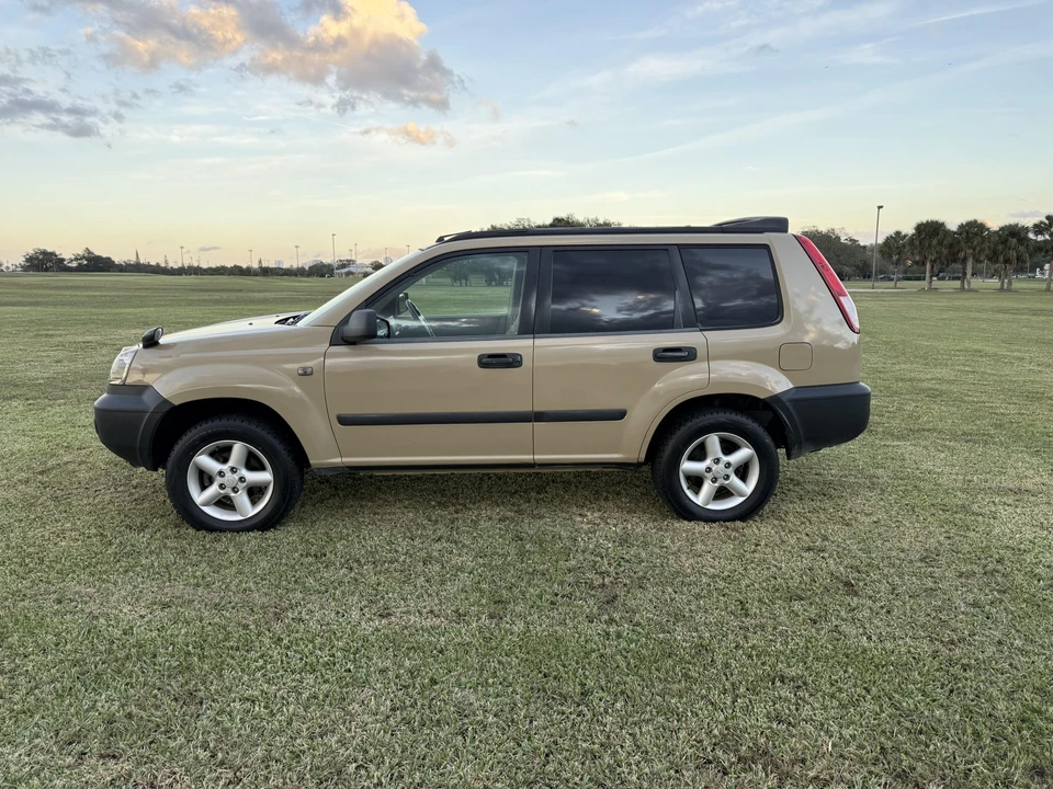 2000 Nissan - Image 16 of 31