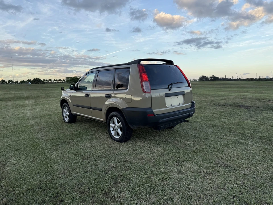 2000 Nissan - Image 25 of 31